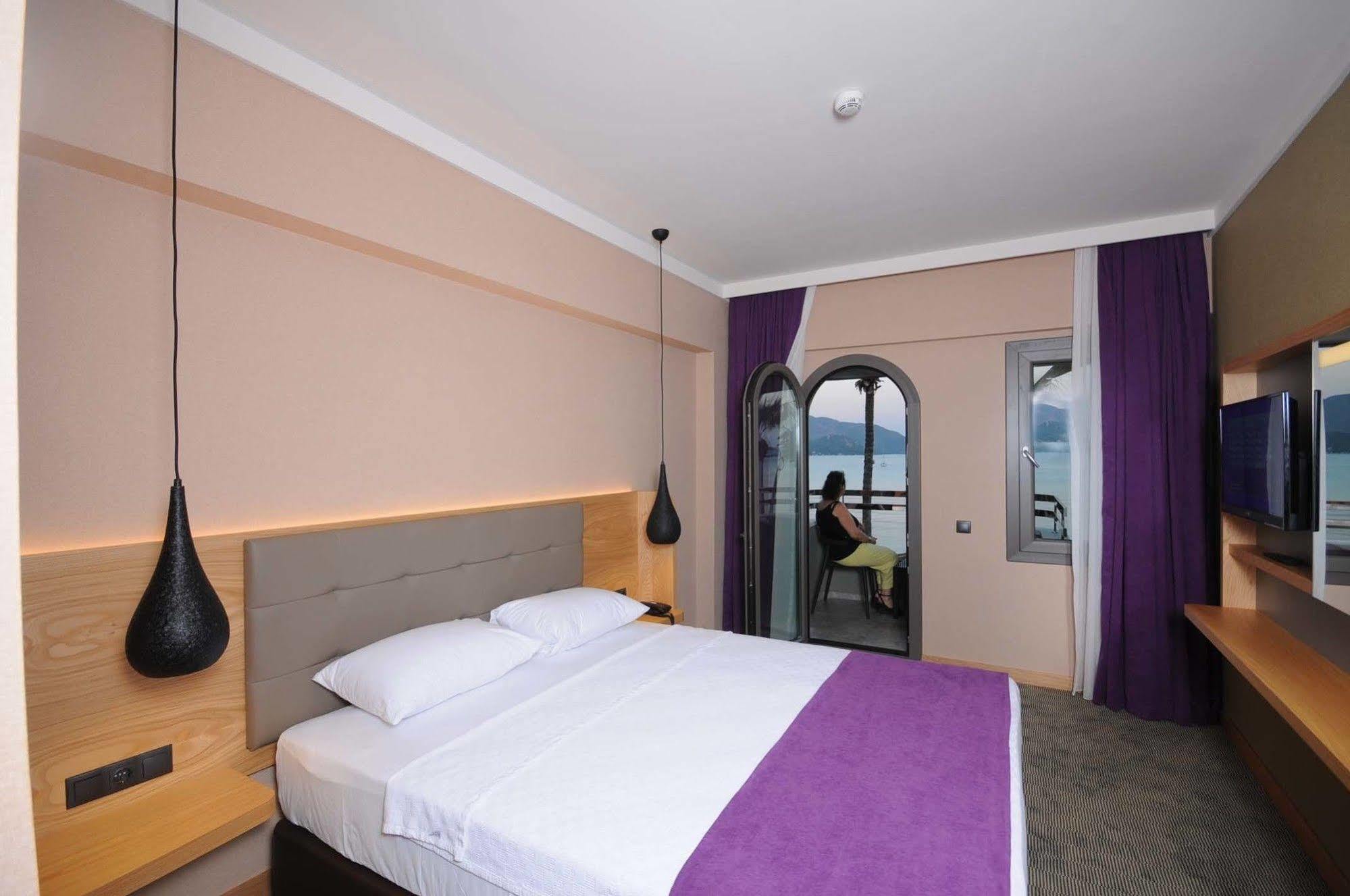 Candan Beach Hotel Marmaris Exterior photo